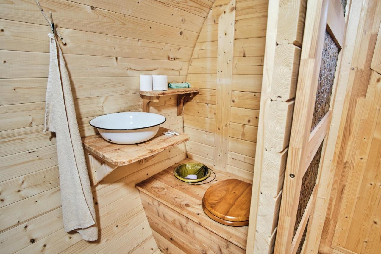 Viking Houses Strnadovsky Mlyn Jesenice  エクステリア 写真