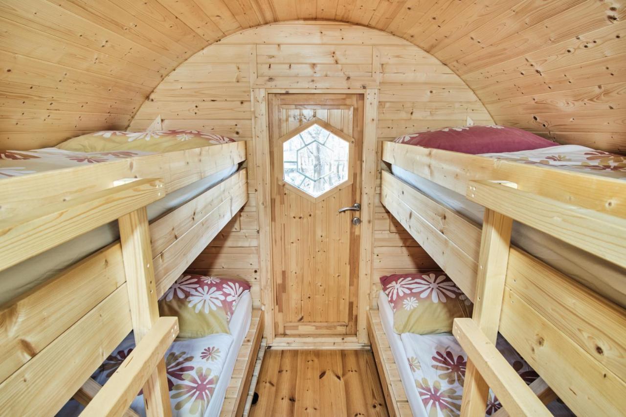 Viking Houses Strnadovsky Mlyn Jesenice  エクステリア 写真