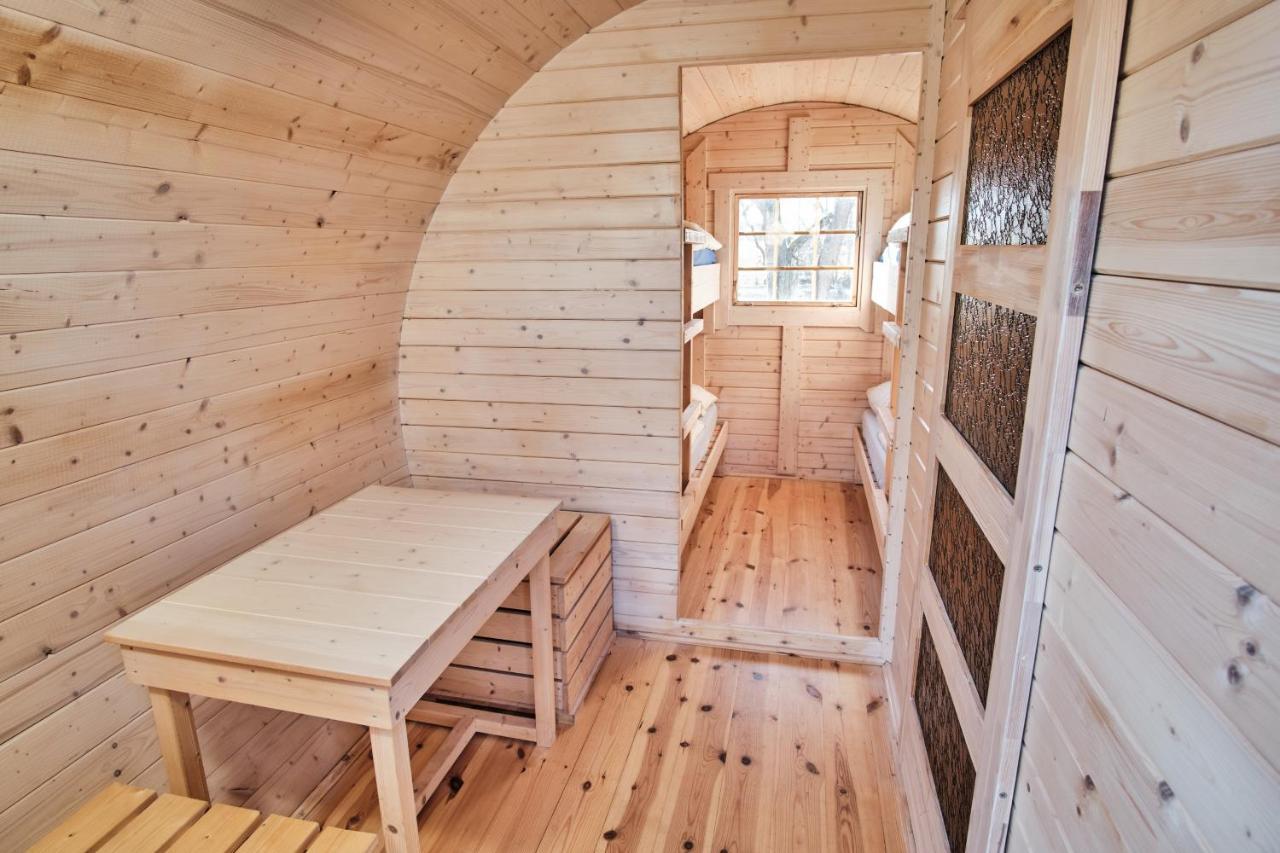 Viking Houses Strnadovsky Mlyn Jesenice  エクステリア 写真
