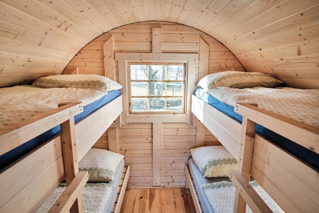 Viking Houses Strnadovsky Mlyn Jesenice  エクステリア 写真